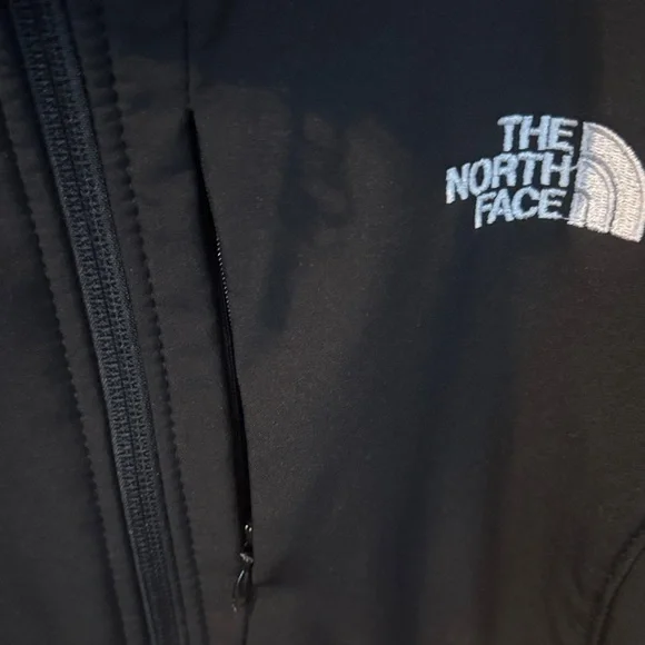 The North Face Black Softshell Jacket - Picture 4 of 6